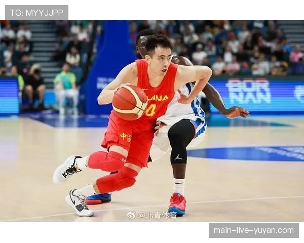 赵继伟回归梳理进攻脉络，挡拆外弹战术破解日本队收缩防守策略